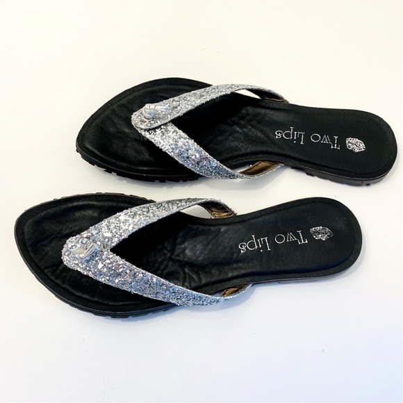 Two Lips Rhoda Flat Sandals - Picture 8 of 9